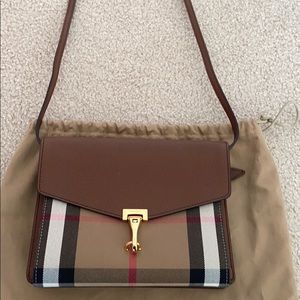 Authentic with tags Burberry Macken crossbody